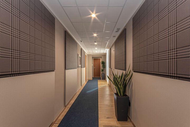Ballroom/Hall 47 of 50