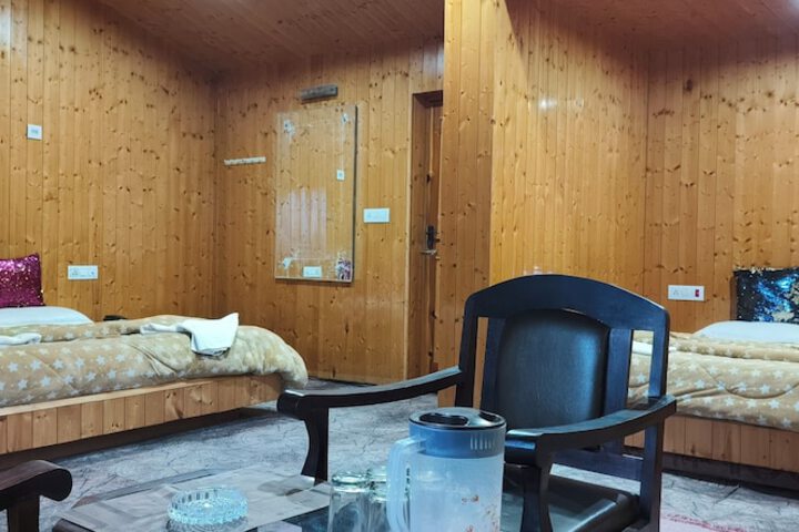 Room 9 of 35