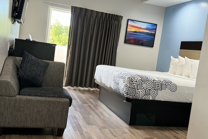 1 King Bed (18 of 22)