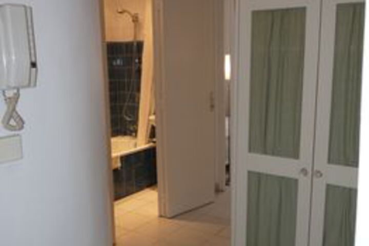 Room 12 of 28