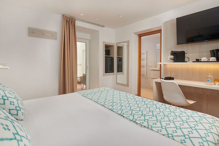 Room 10 of 73