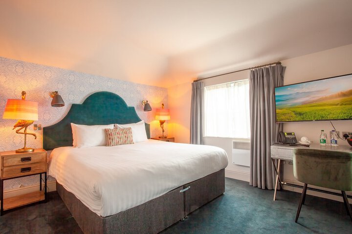 Room 26 of 122