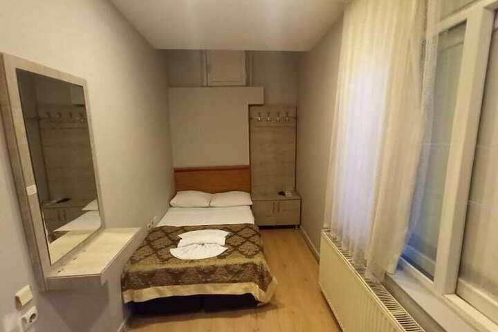 Room 8 of 29