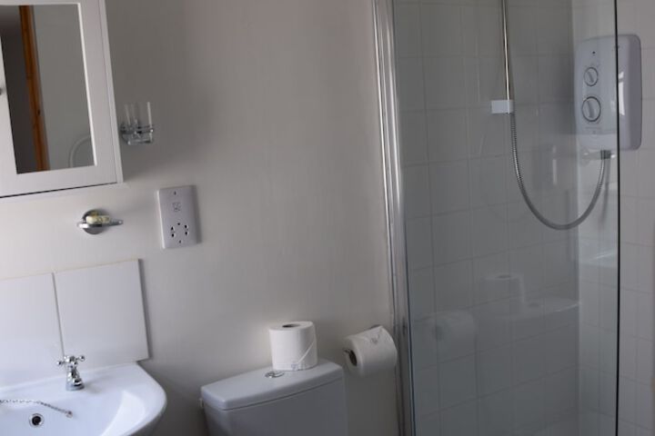 Room 66 of 108