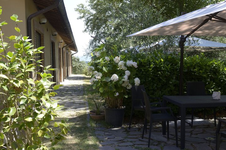 Hotel Exterior 53 of 70