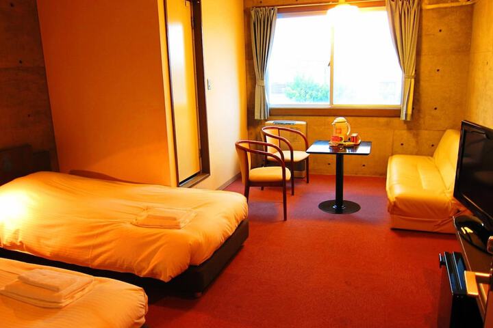 Room 9 of 50
