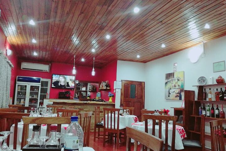 Dining 3 of 12