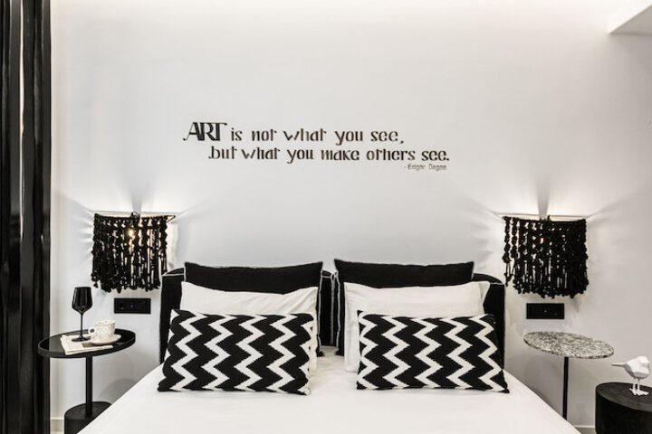 Room 31 of 168