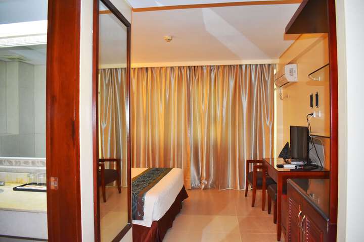 Room 30 of 92