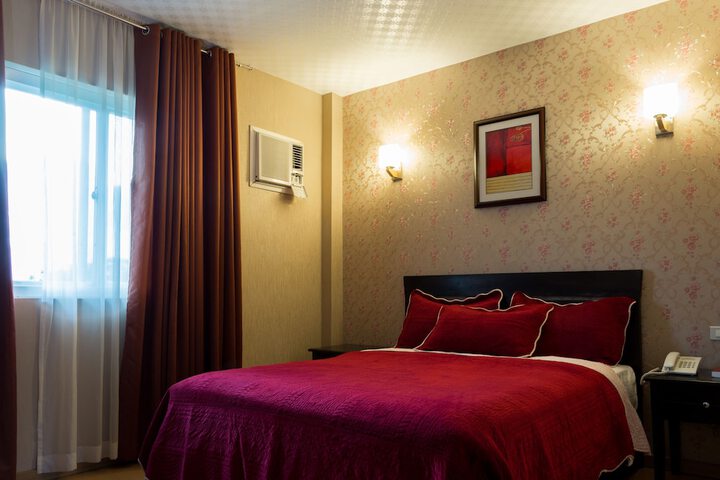 Room 7 of 75