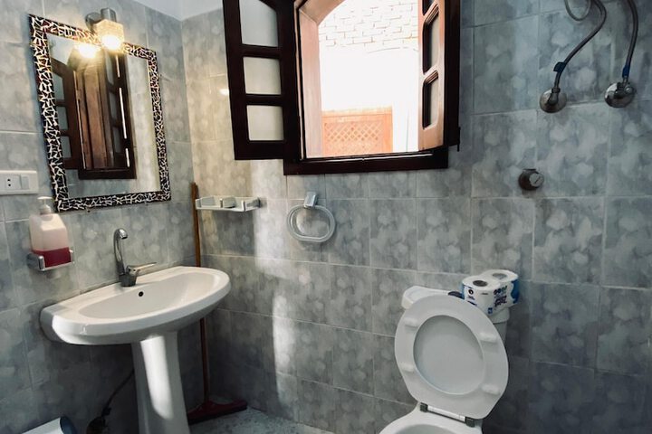 Room 9 of 17