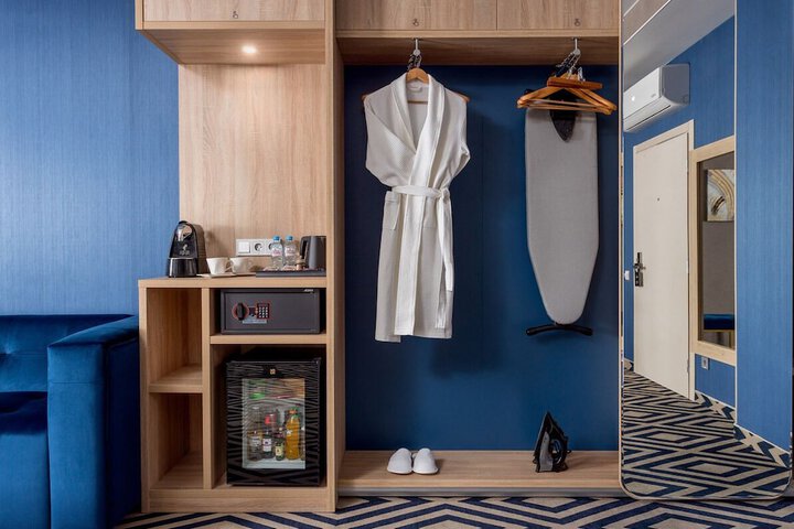 Room 25 of 62