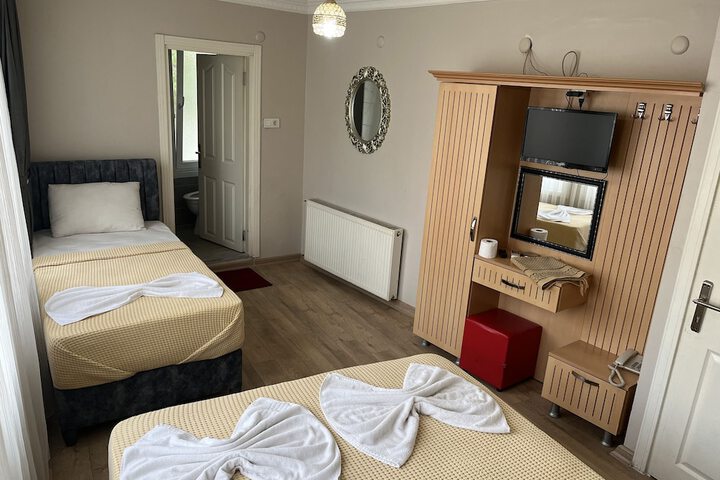 Room 8 of 19