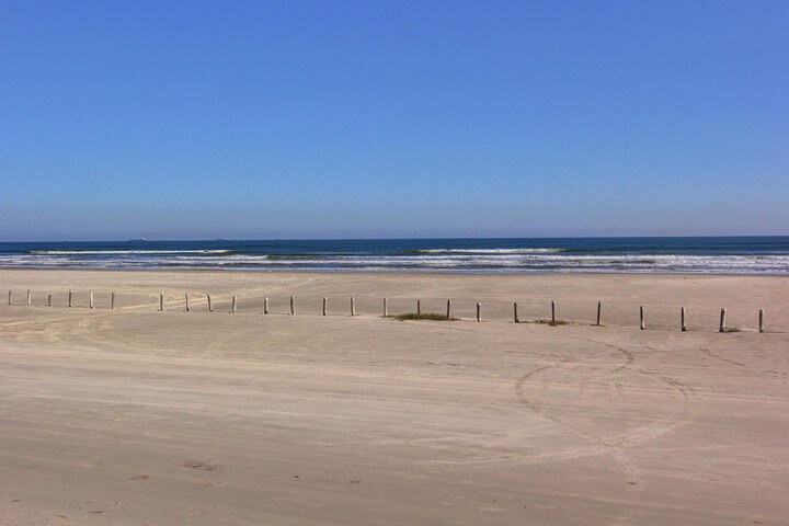 Beach 34 of 40