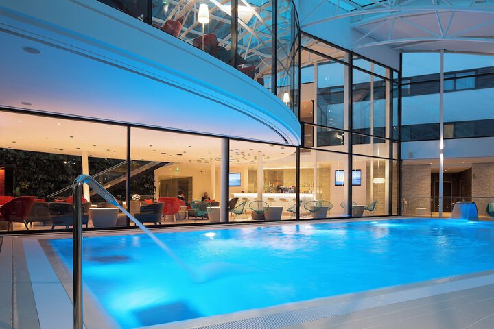 Hotel Pool