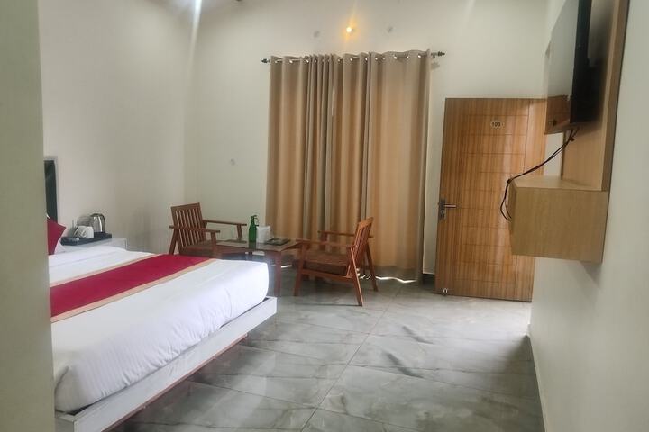 Room 13 of 42