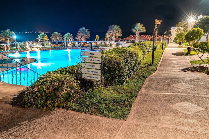 Pool 15 of 53