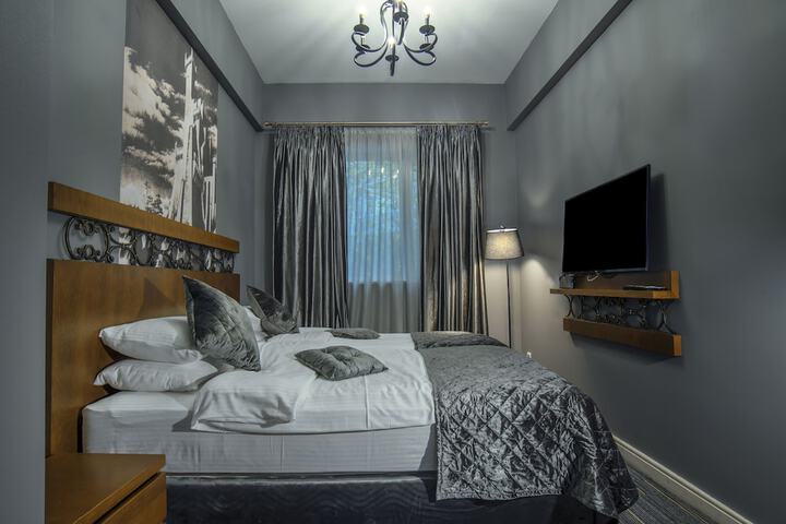 Room 5 of 35