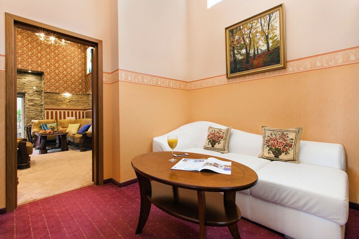 Room 42 of 66