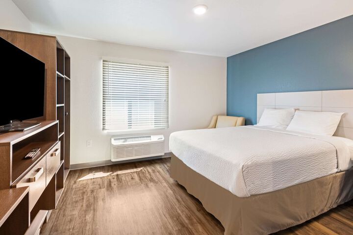 1 Queen Bed Accessible (5 of 24)