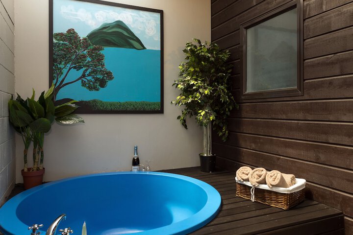 Hot Tub 31 of 43