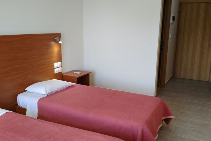 Room 4 of 41