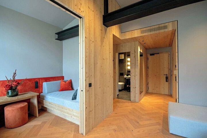 Room 10 of 30