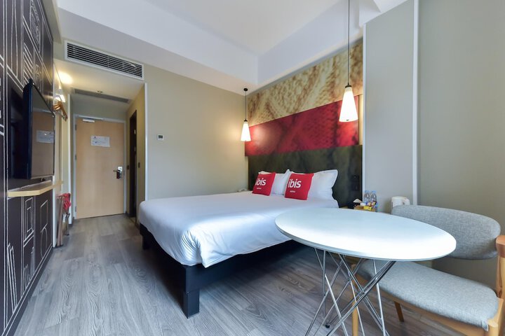 Room 26 of 54