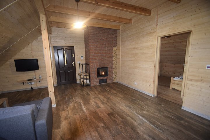Room 16 of 40