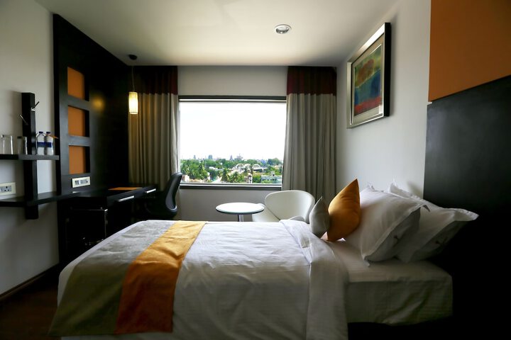 Room 7 of 32