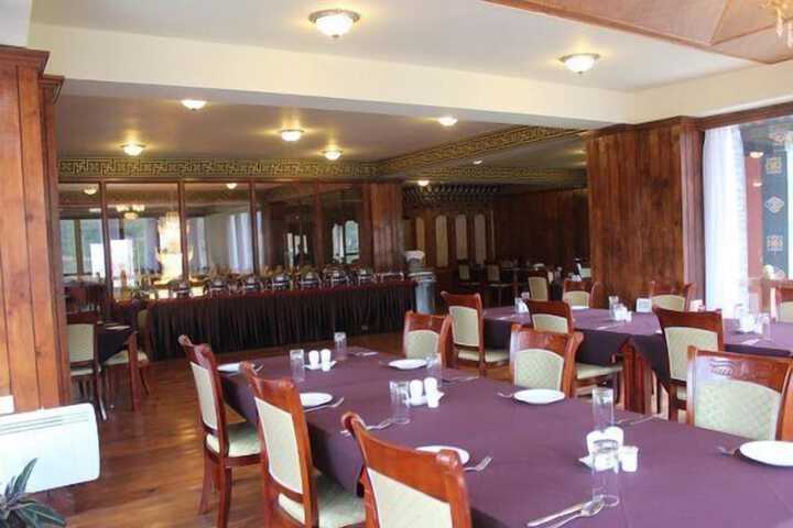 Dining 11 of 14