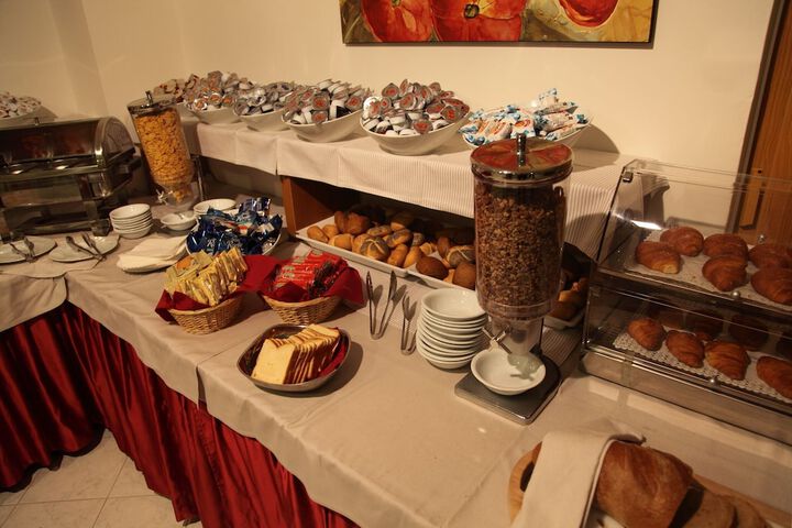 Dining 41 of 50