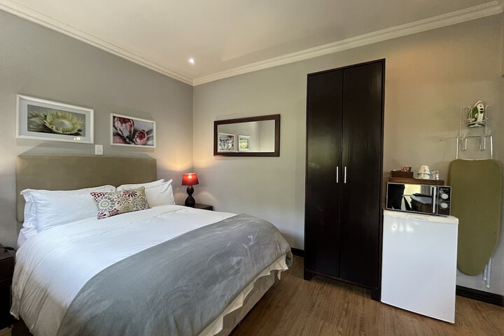 Room 25 of 170