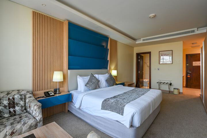 Room 32 of 68