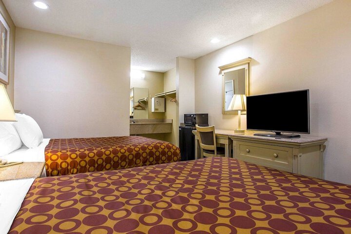 Room 16 of 24