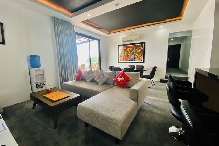 Room 194 of 403