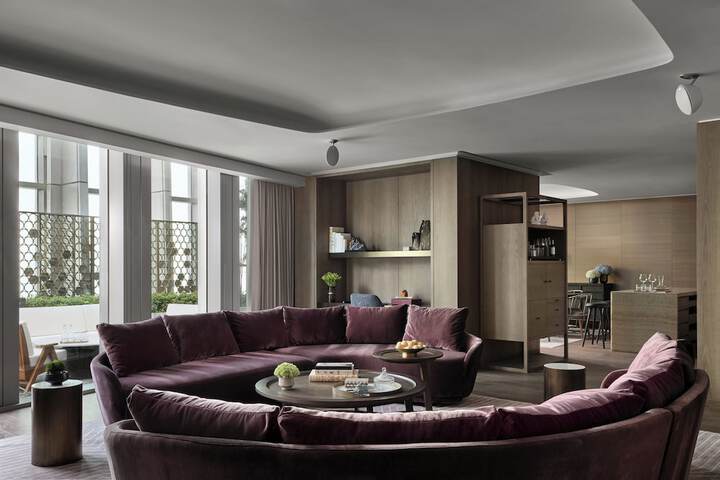 Room 28 of 154