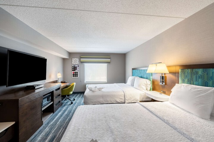 2 Queen Beds (3 of 15)