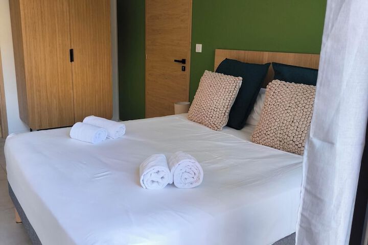 Room 14 of 27