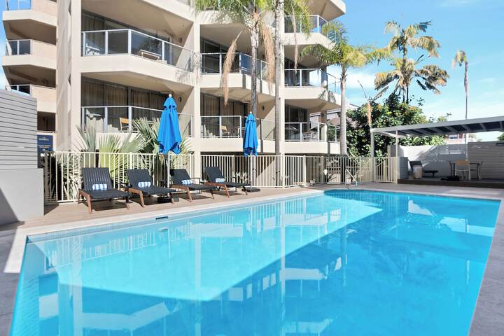 Hotel Pool