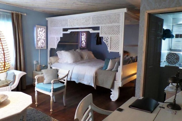 Room 3 of 34