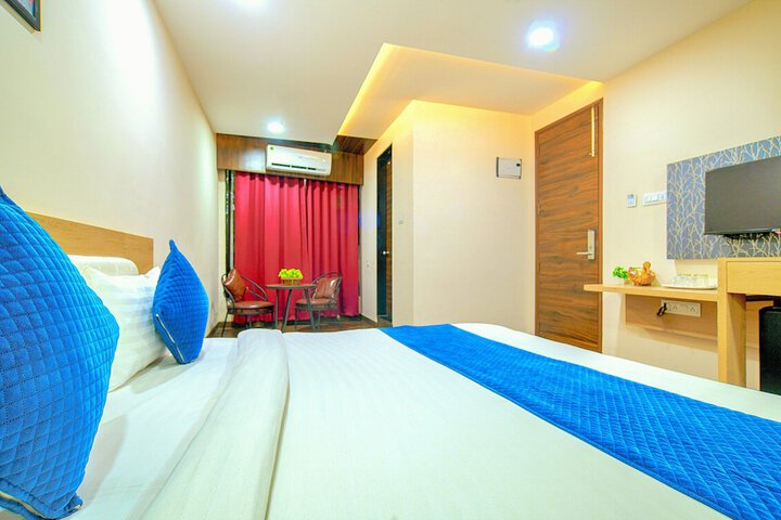 Room 10 of 28