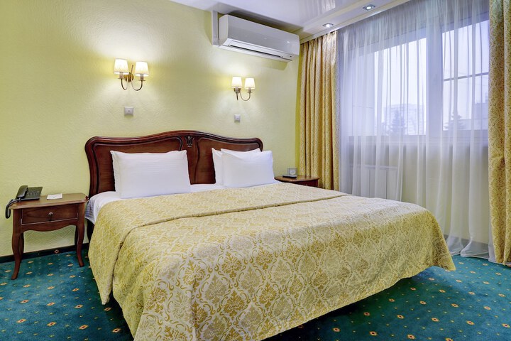 Room 10 of 63