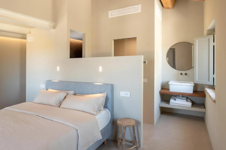 Room 4 of 21