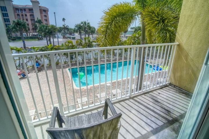 2 Queen Beds Marina View (5 of 15)