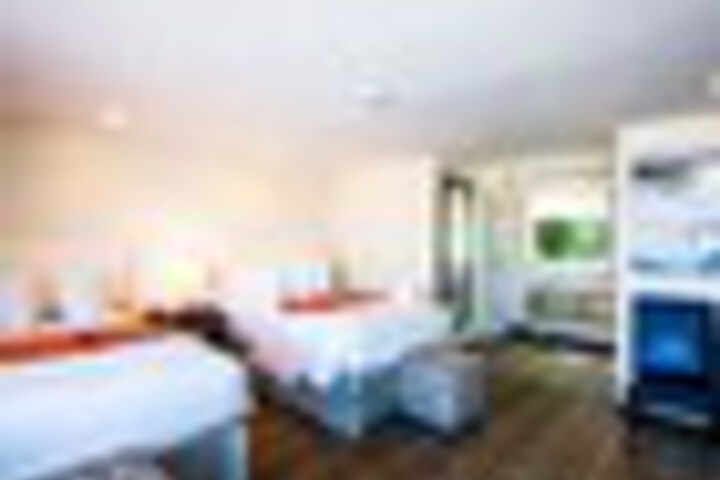 Room 107 of 207