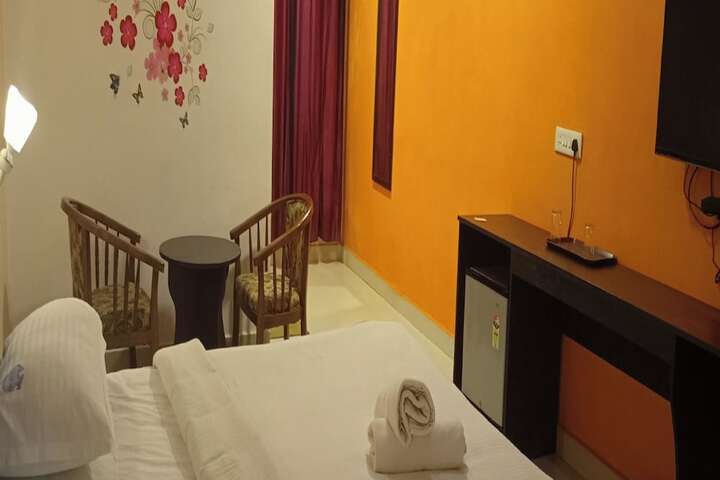 Room 7 of 17