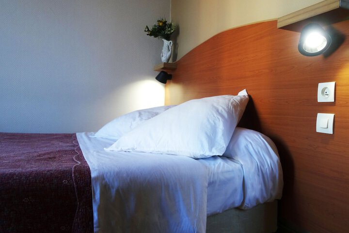 Room 4 of 34