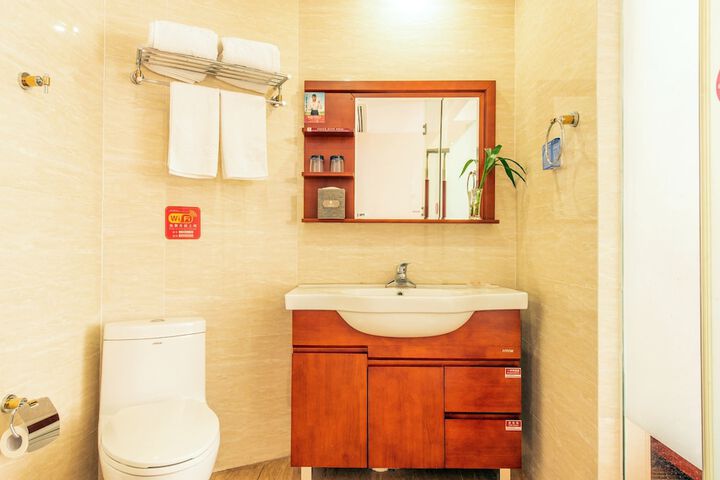 Room 72 of 107