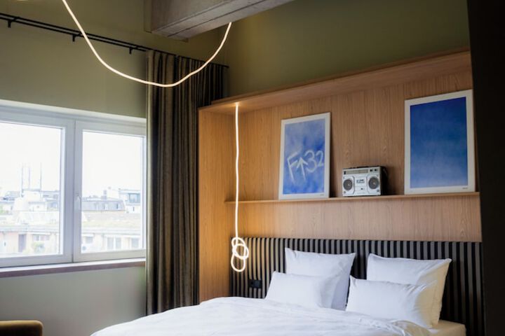 Room 15 of 73
